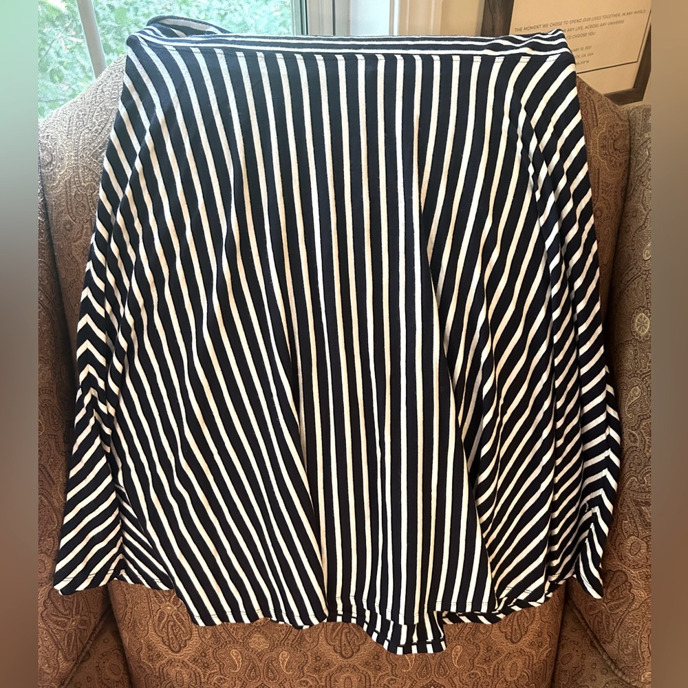 blue and white vertical stripe knee length skirt - Max Studio - Medium